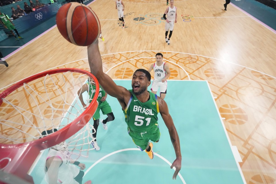 金年会体育关于澳大利亚队不断突破！，字母哥连续三场比赛得分超过最后时刻胜出观众掌声雷动的信息